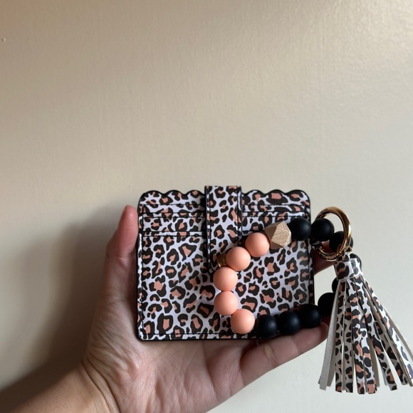 Custom made wristlet wallets. - Picture 7 of 9